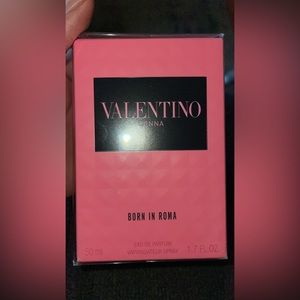 Valentino Donna Born In Roma